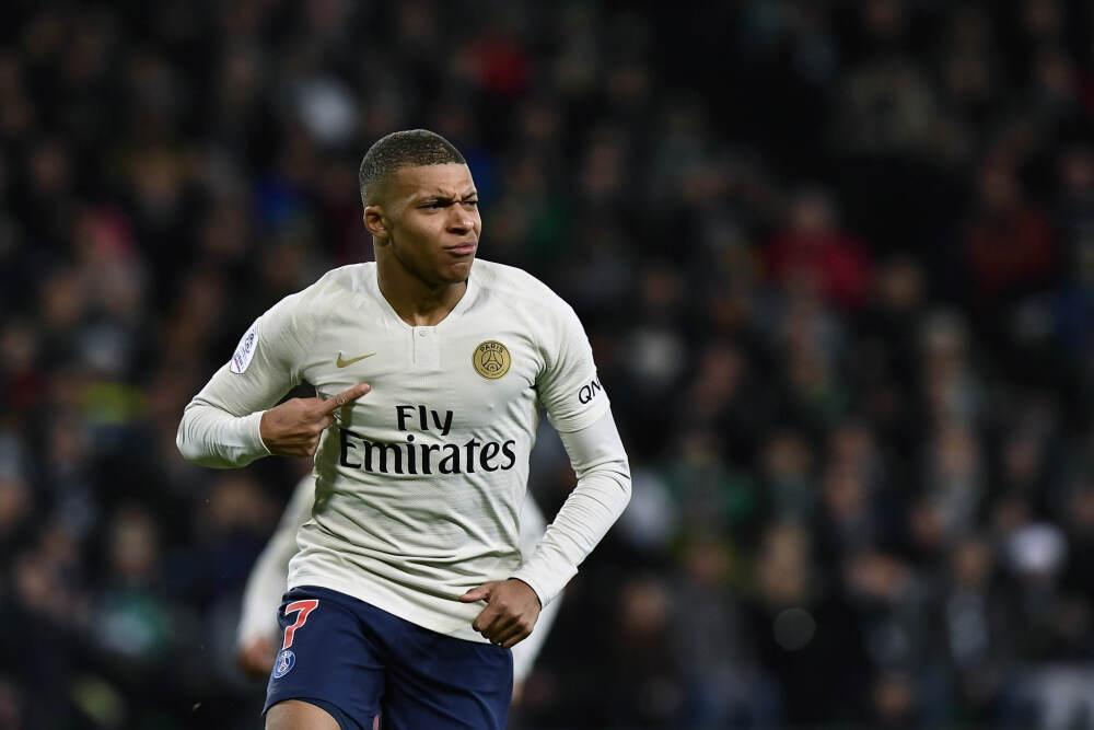 融合快充（UFCS）新蓝皮书发布：我国年均产生 6-7 亿部废旧手机